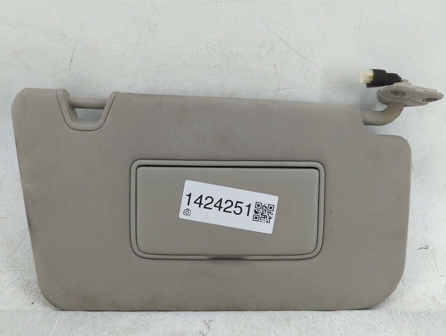 2014-2017 Nissan Rogue Sun Visor Shade Replacement Passenger Right Mirror Fits Fits 2014 2015 2016 2017 OEM Used Auto Parts 