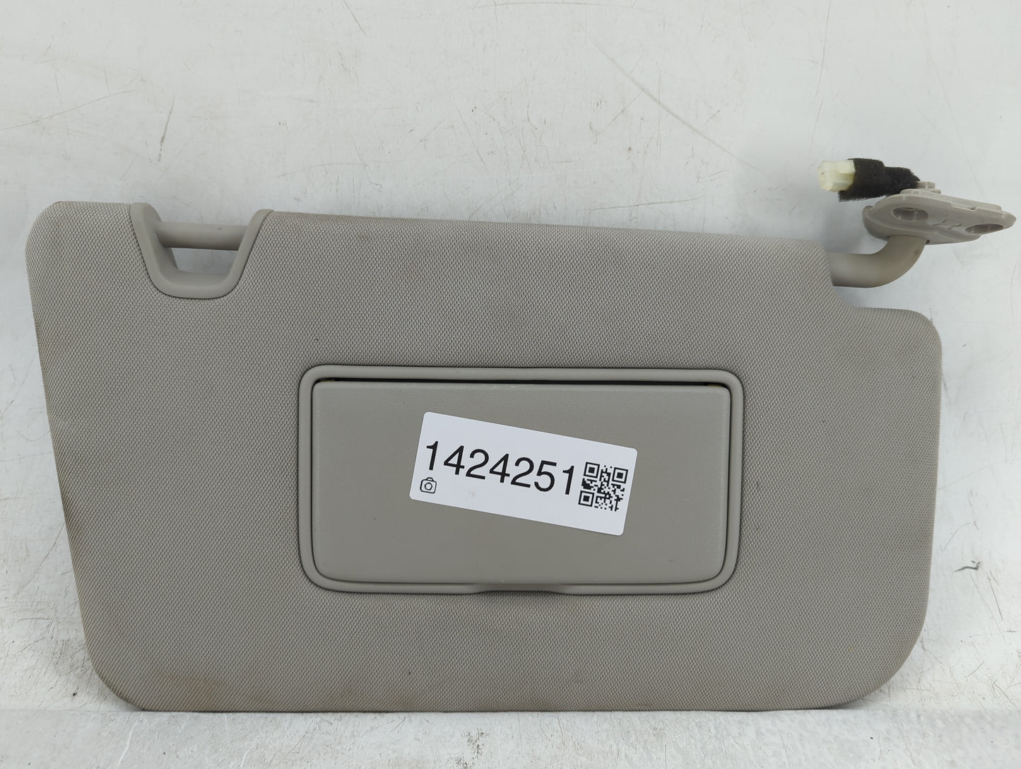 2014-2017 Nissan Rogue Sun Visor Shade Replacement Passenger Right Mirror Fits Fits 2014 2015 2016 2017 OEM Used Auto Parts 