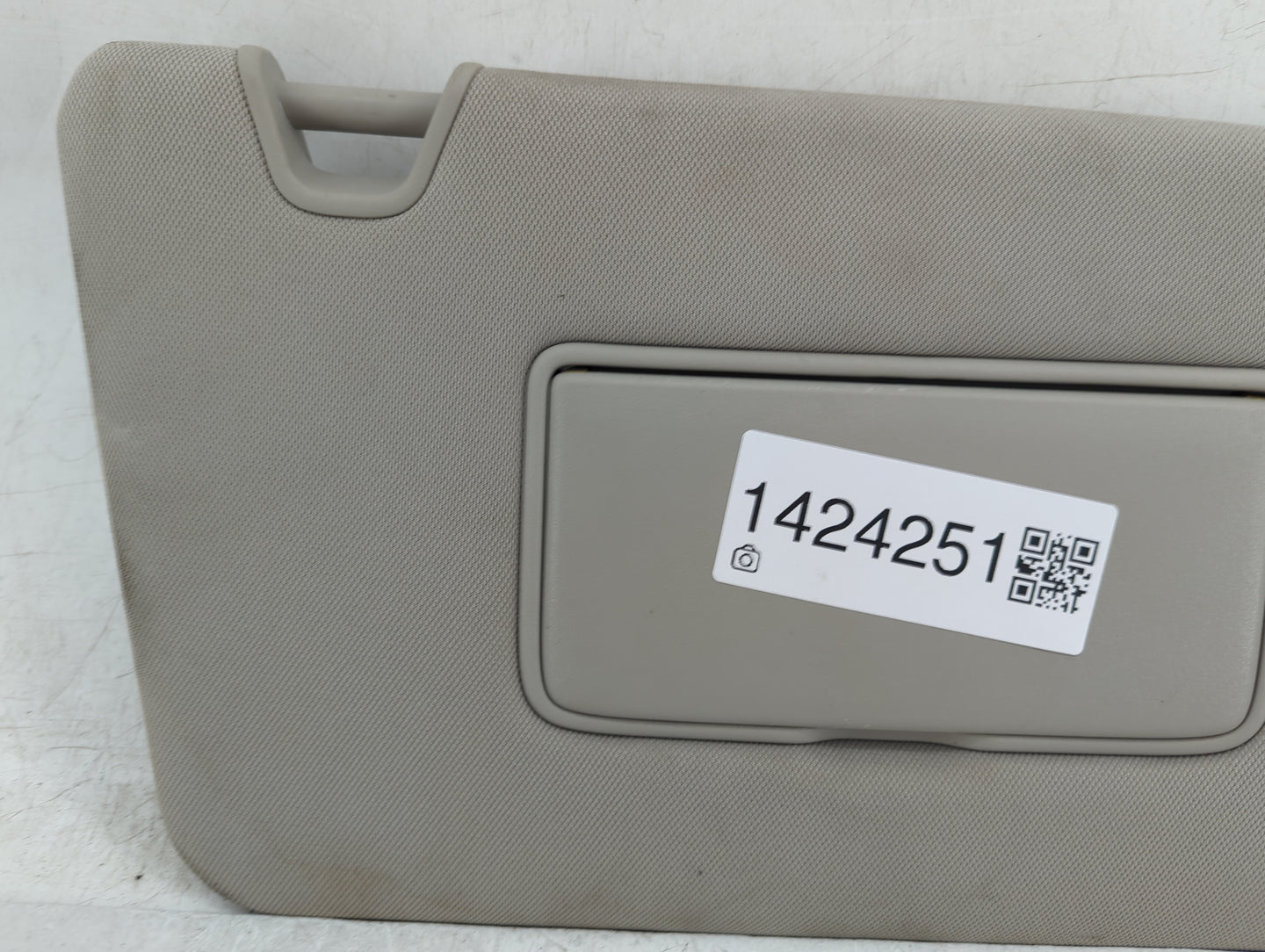 2014-2017 Nissan Rogue Sun Visor Shade Replacement Passenger Right Mirror Fits Fits 2014 2015 2016 2017 OEM Used Auto Parts 