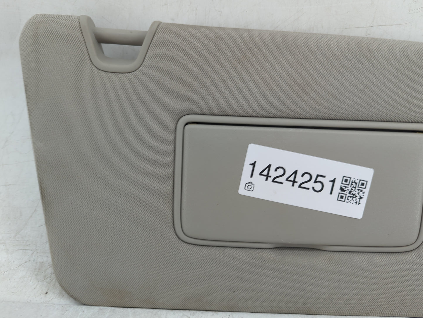 2014-2017 Nissan Rogue Sun Visor Shade Replacement Passenger Right Mirror Fits Fits 2014 2015 2016 2017 OEM Used Auto Parts 