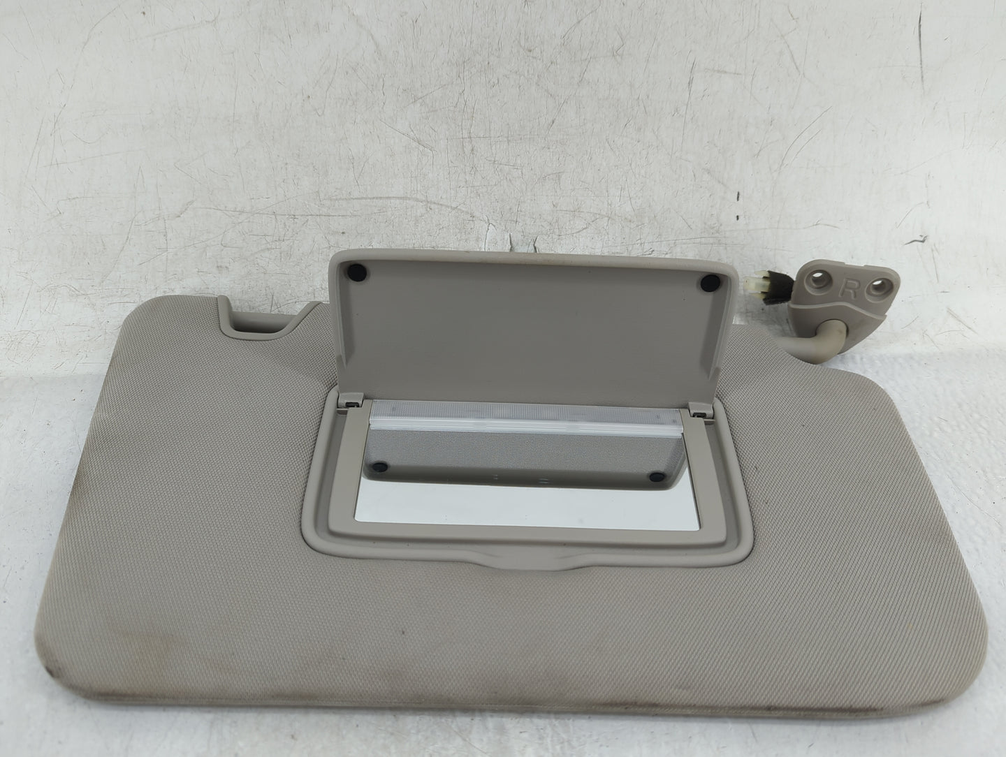 2014-2017 Nissan Rogue Sun Visor Shade Replacement Passenger Right Mirror Fits Fits 2014 2015 2016 2017 OEM Used Auto Parts 
