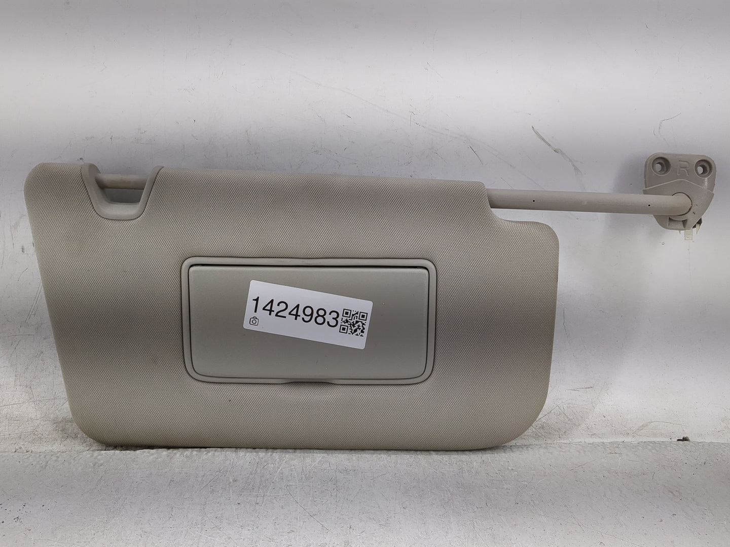 2014-2017 Nissan Rogue Sun Visor Shade Replacement Passenger Right Mirror Fits Fits 2014 2015 2016 2017 OEM Used Auto Parts 