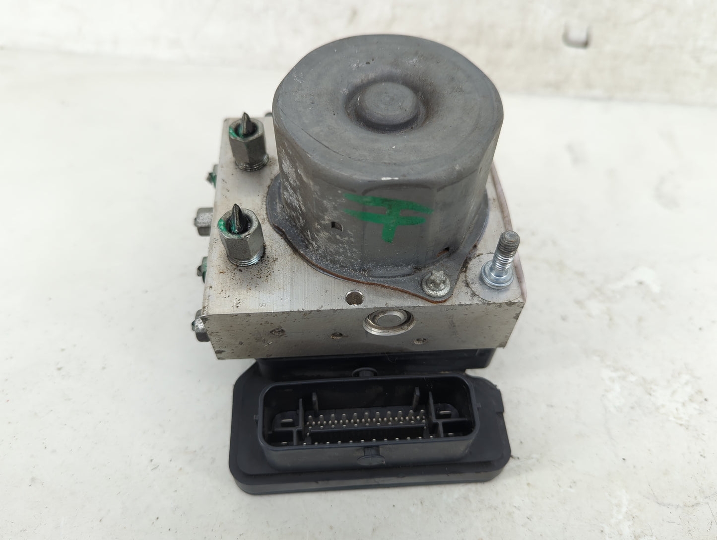 2016 Nissan Rogue ABS Pump Control Module Replacement P/N:0265956165 Fits OEM Used Auto Parts - Oemusedautoparts1.com