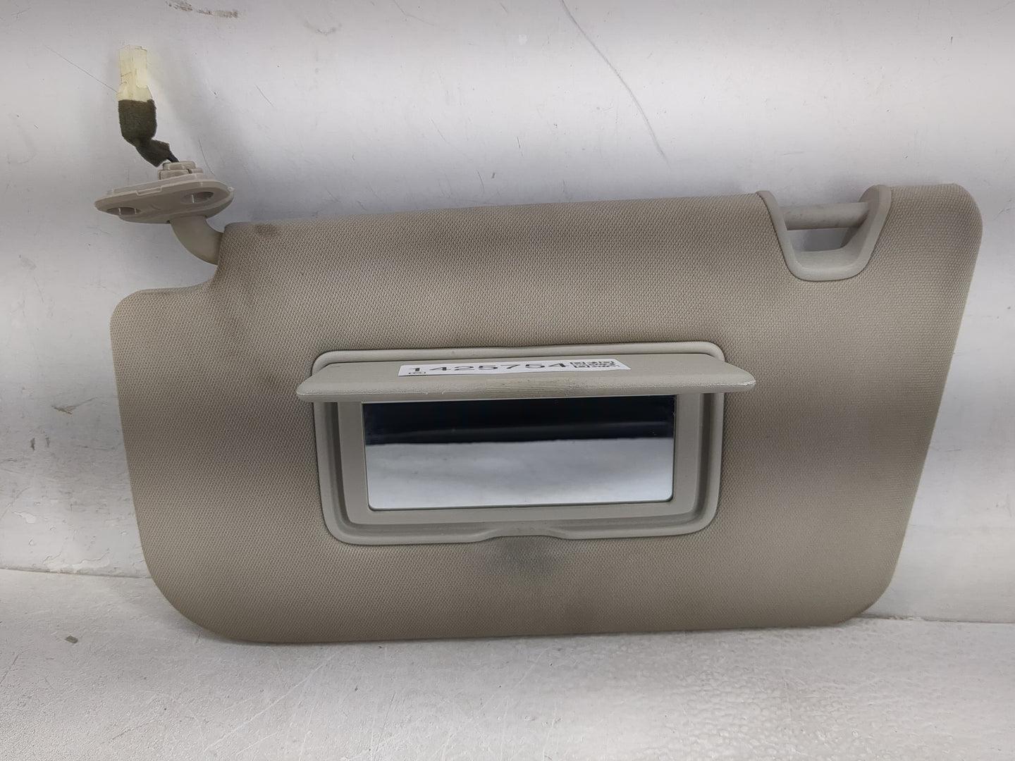 2014-2017 Nissan Rogue Sun Visor Shade Replacement Driver Left Mirror Fits Fits 2014 2015 2016 2017 OEM Used Auto Parts - Oe