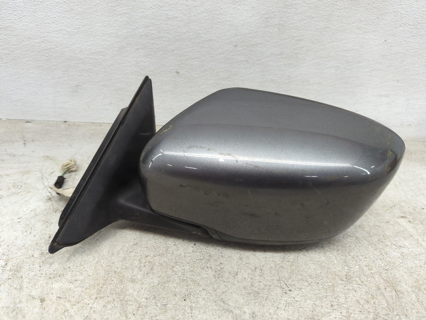2016-2020 Nissan Rogue Driver Side View Mirror - Left Door Mirror OEM Used - Oemusedautoparts1.com