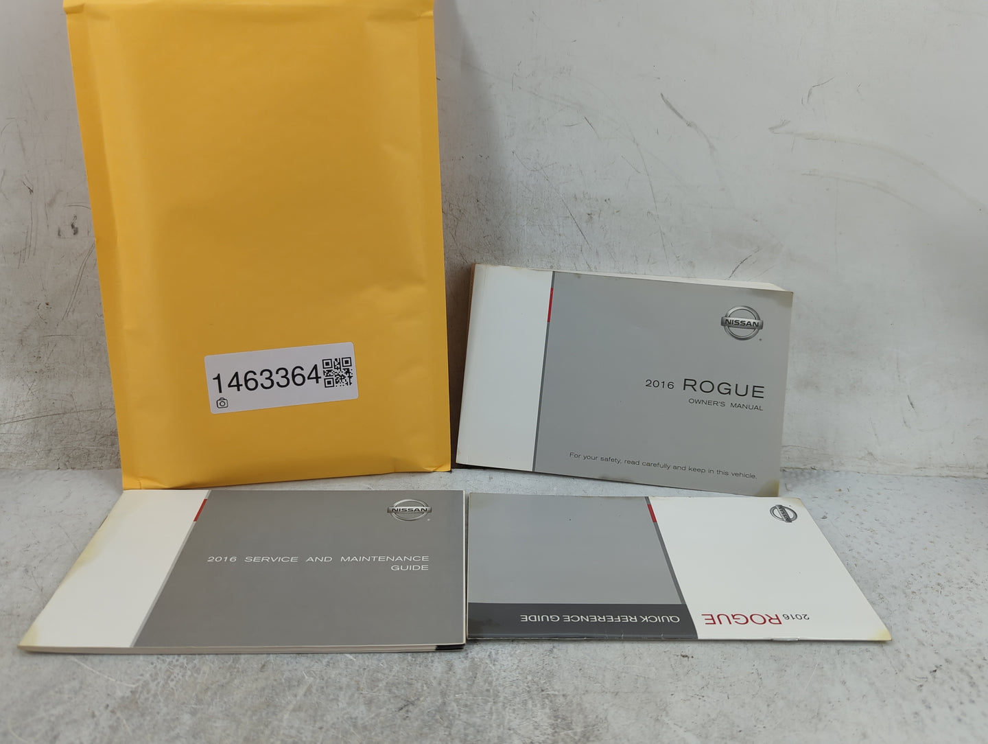 2016 Nissan Rogue Owners Manual Book Guide P/N:OM16EA0T32U1 T00UM-JM03D OEM Used Auto Parts - Oemusedautoparts1.com