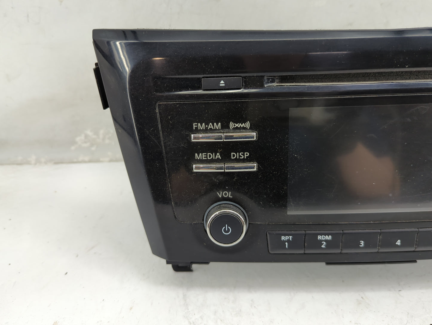 2015-2016 Nissan Rogue Radio AM FM Cd Player Receiver Replacement P/N:28185 9TB0A Fits Fits 2015 2016 OEM Used Auto Parts - 