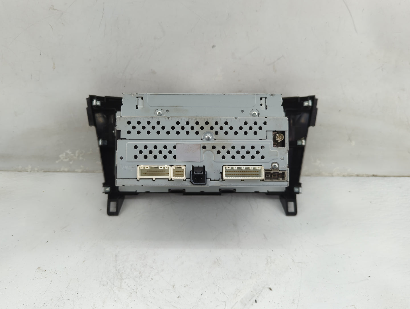 2015-2016 Nissan Rogue Radio AM FM Cd Player Receiver Replacement P/N:28185 9TB0A Fits Fits 2015 2016 OEM Used Auto Parts - 