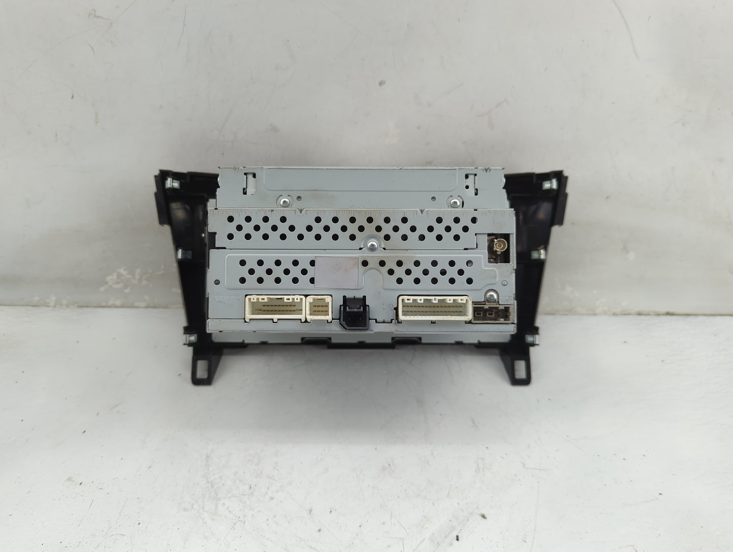 2015-2016 Nissan Rogue Radio AM FM Cd Player Receiver Replacement P/N:28185 9TB0A Fits Fits 2015 2016 OEM Used Auto Parts - 