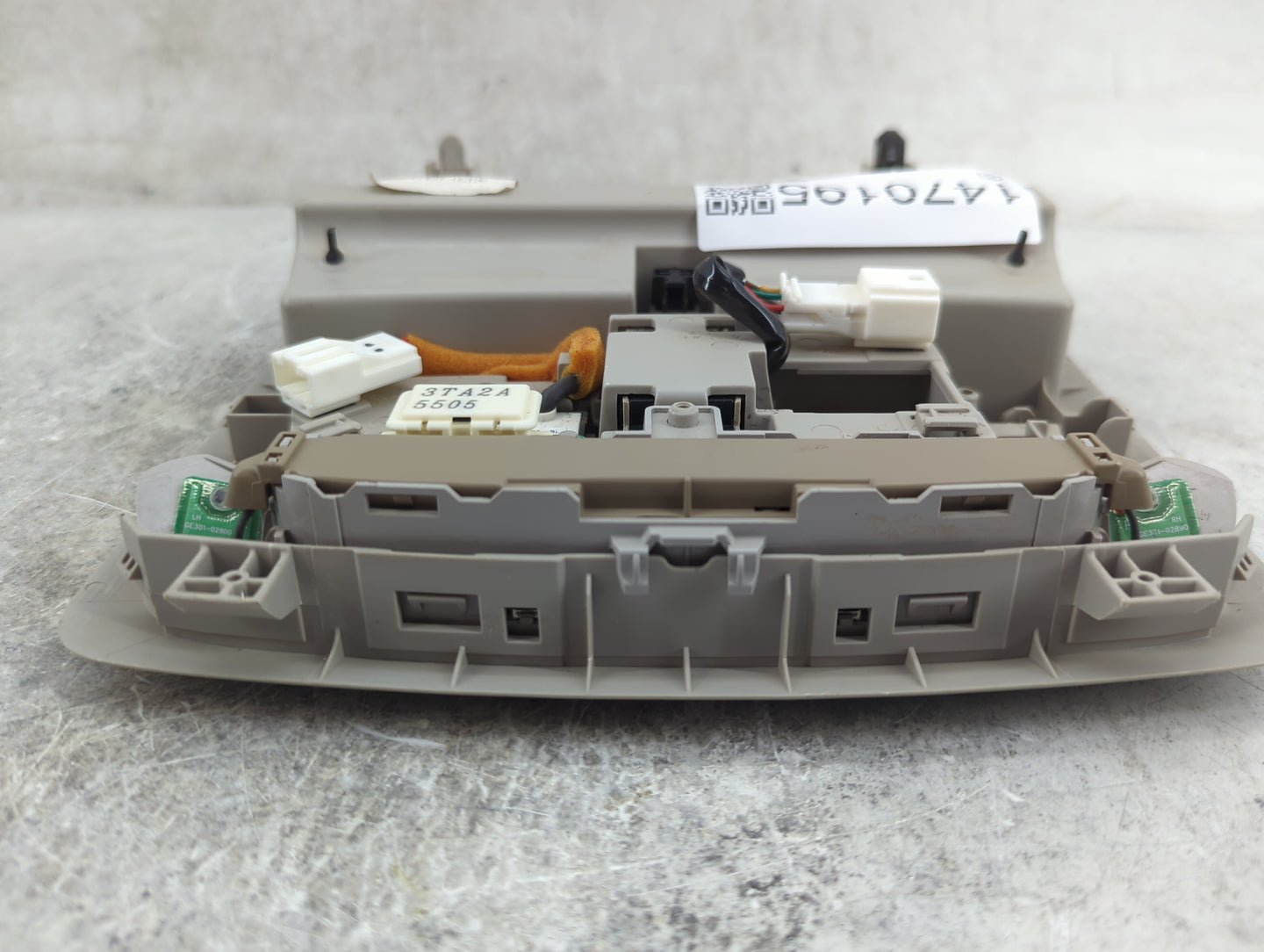 2016 Nissan Rogue Overhead Console W/rear Climate Control - Oemusedautoparts1.com