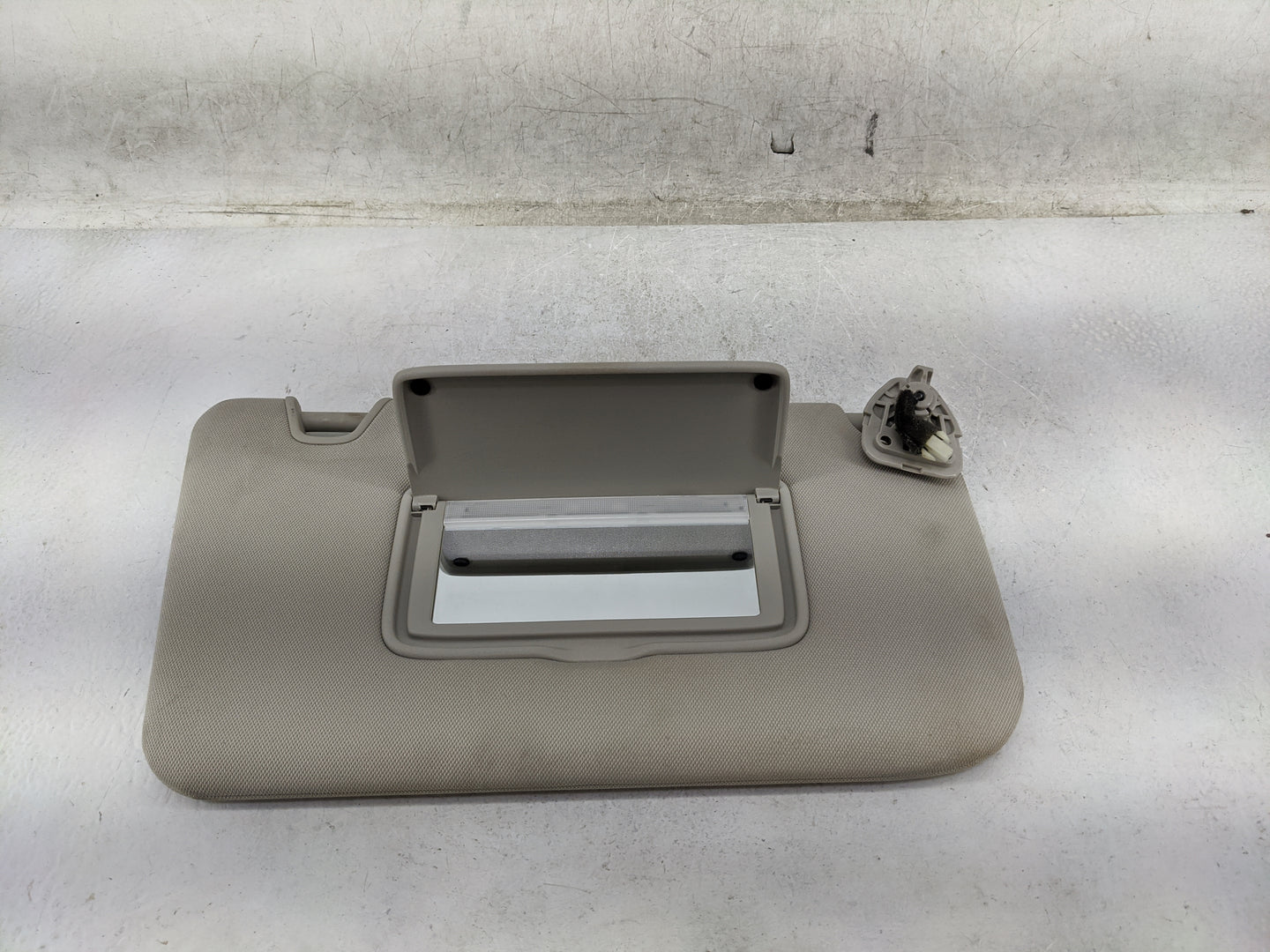 2014-2017 Nissan Rogue Sun Visor Shade Replacement Passenger Right Mirror Fits Fits 2014 2015 2016 2017 OEM Used Auto Parts 