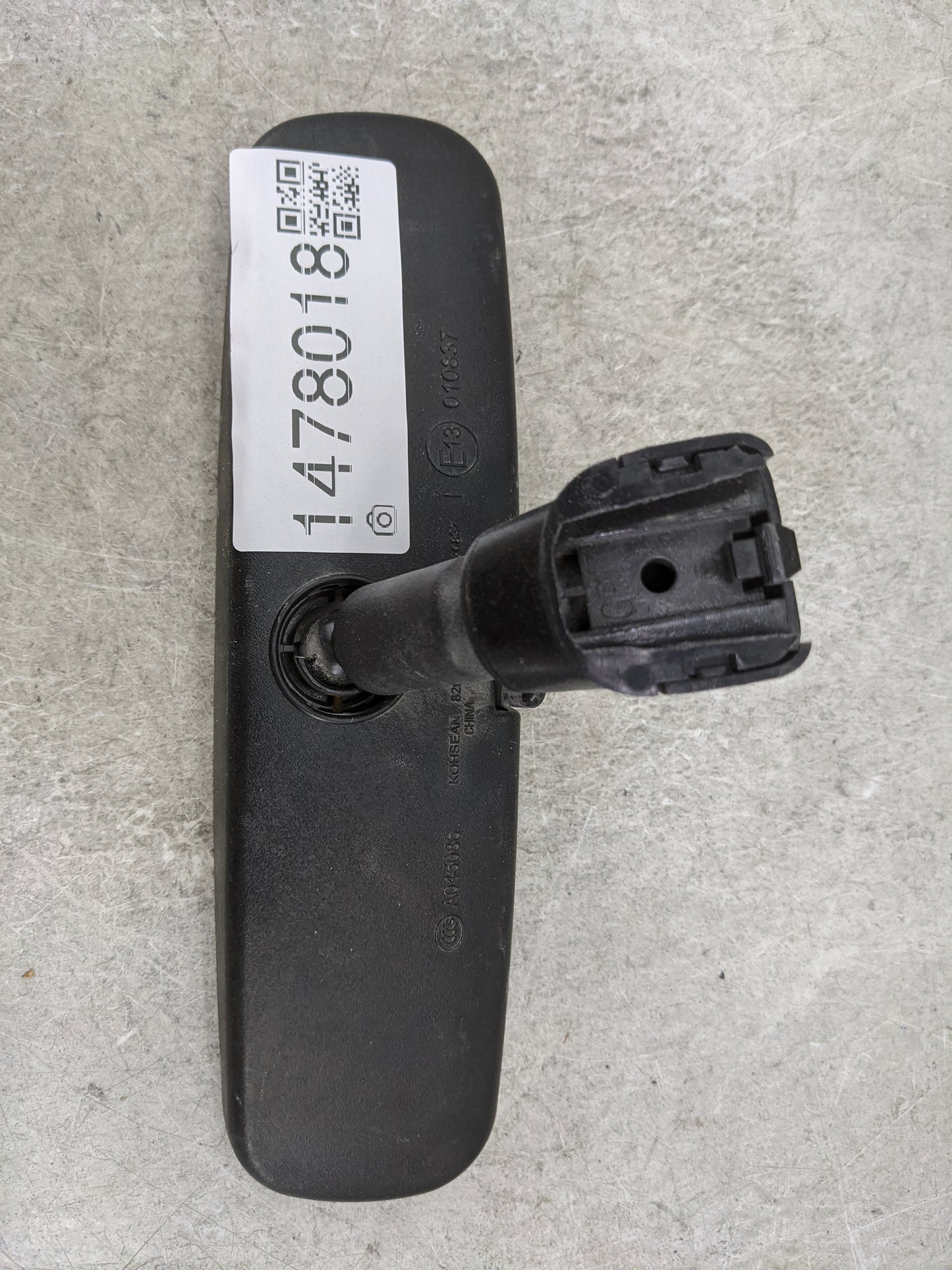 2016 Nissan Rogue Interior Rear View Mirror Replacement OEM P/N:A045086 Fits OEM Used Auto Parts - Oemusedautoparts1.com