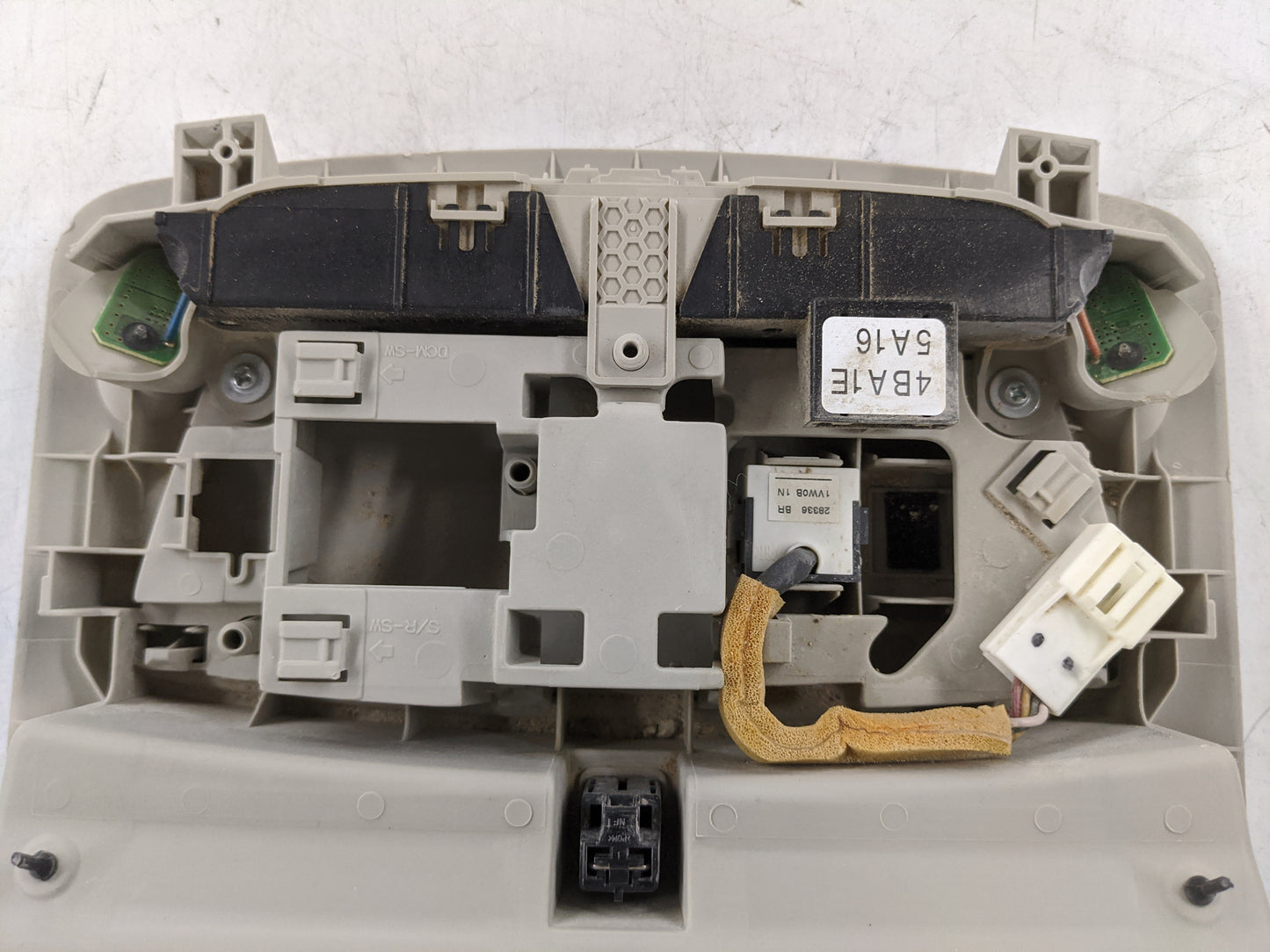 2016 Nissan Rogue Overhead Roof Console Tan 1478343 - Oemusedautoparts1.com