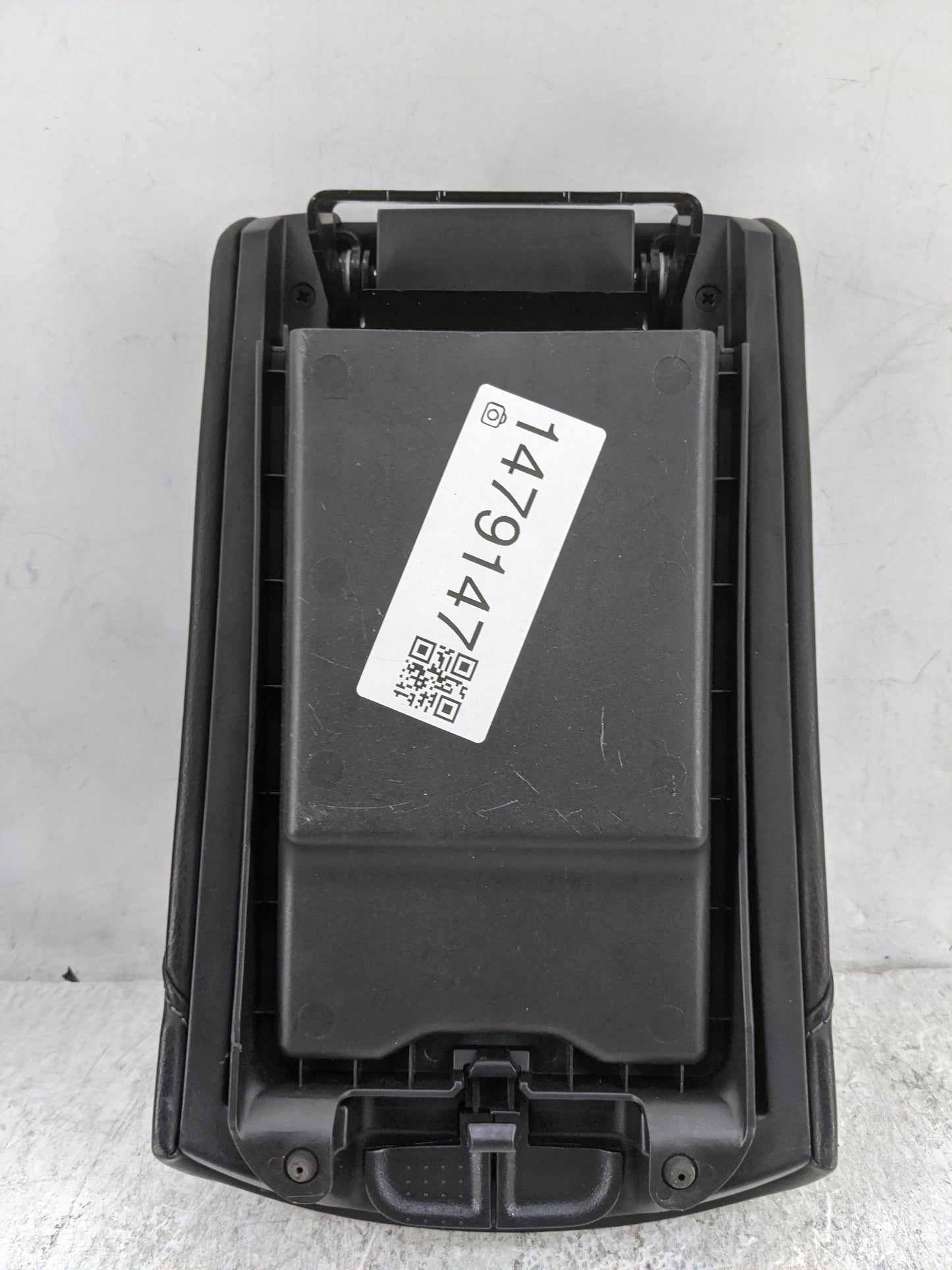 2016 Nissan Rogue Center Console Armrest Cover Lid Fits OEM Used Auto Parts - Oemusedautoparts1.com