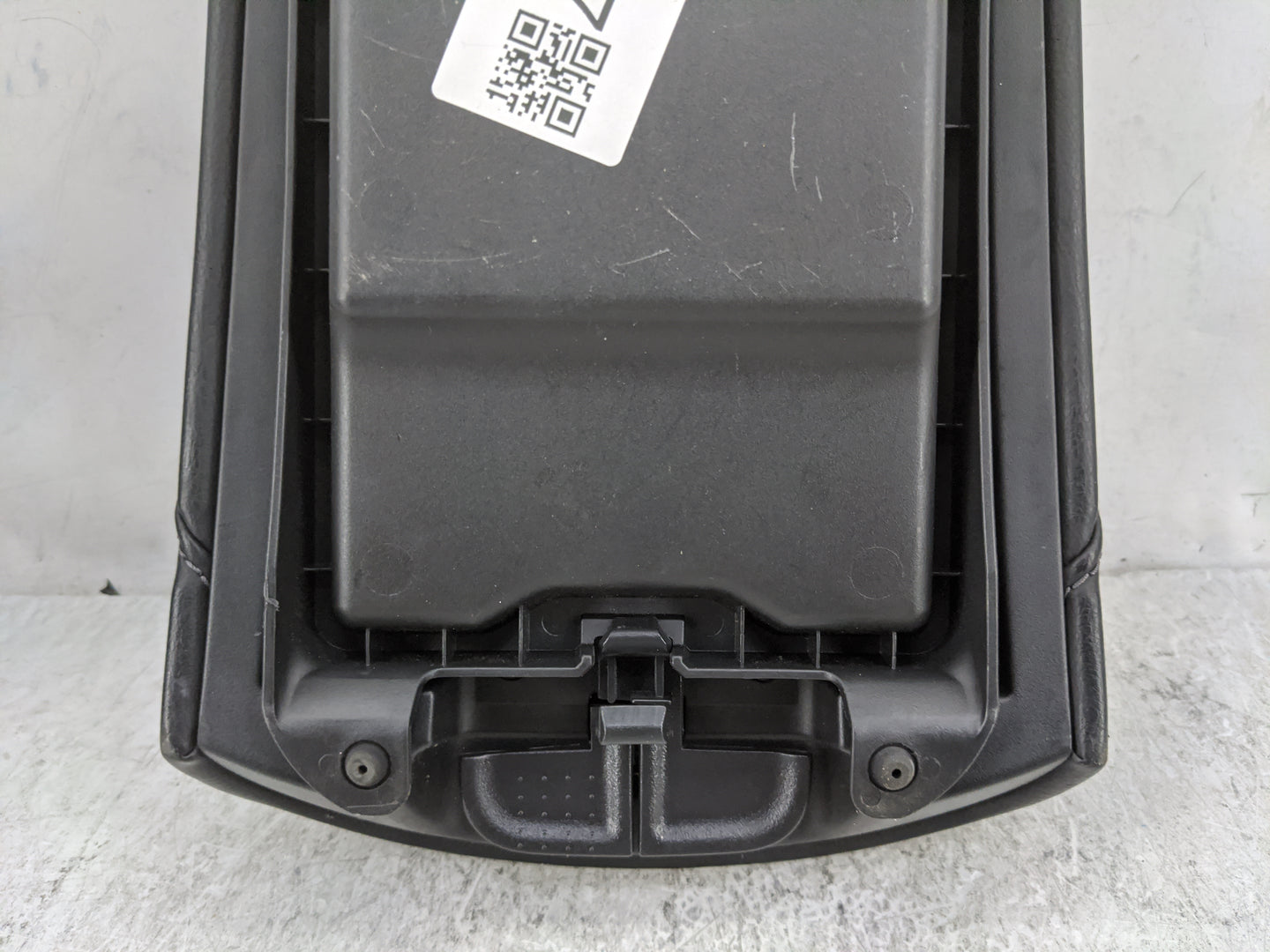 2016 Nissan Rogue Center Console Armrest Cover Lid Fits OEM Used Auto Parts - Oemusedautoparts1.com