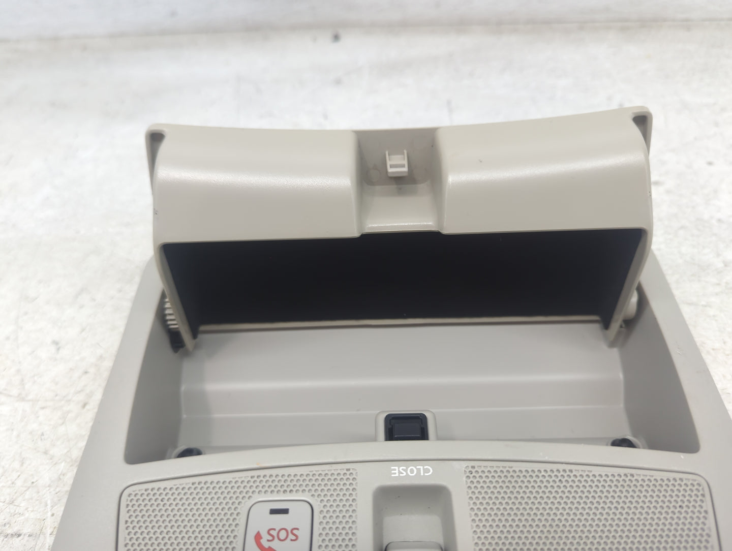 2016-2016 Nissan Rogue Overhead Roof Console Tan 1482853 - Oemusedautoparts1.com