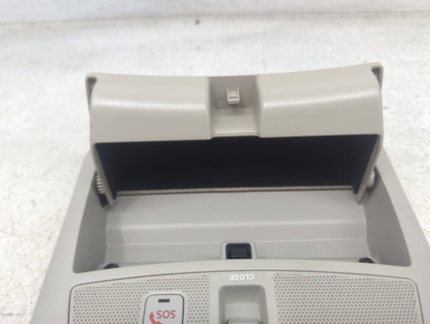 2016-2016 Nissan Rogue Overhead Roof Console Tan 1482853 - Oemusedautoparts1.com
