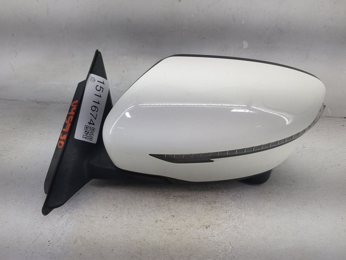 2017-2020 Nissan Rogue Driver Side View Mirror - Left Door Mirror OEM Used - Oemusedautoparts1.com
