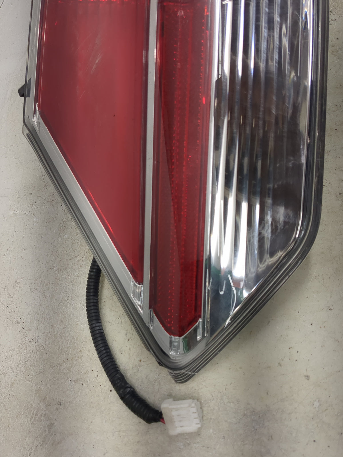 2014-2017 Nissan Rogue Tail Light Assembly Driver Left OEM Fits Fits 2014 2015 2016 2017 OEM Used Auto Parts - Oemusedautopa