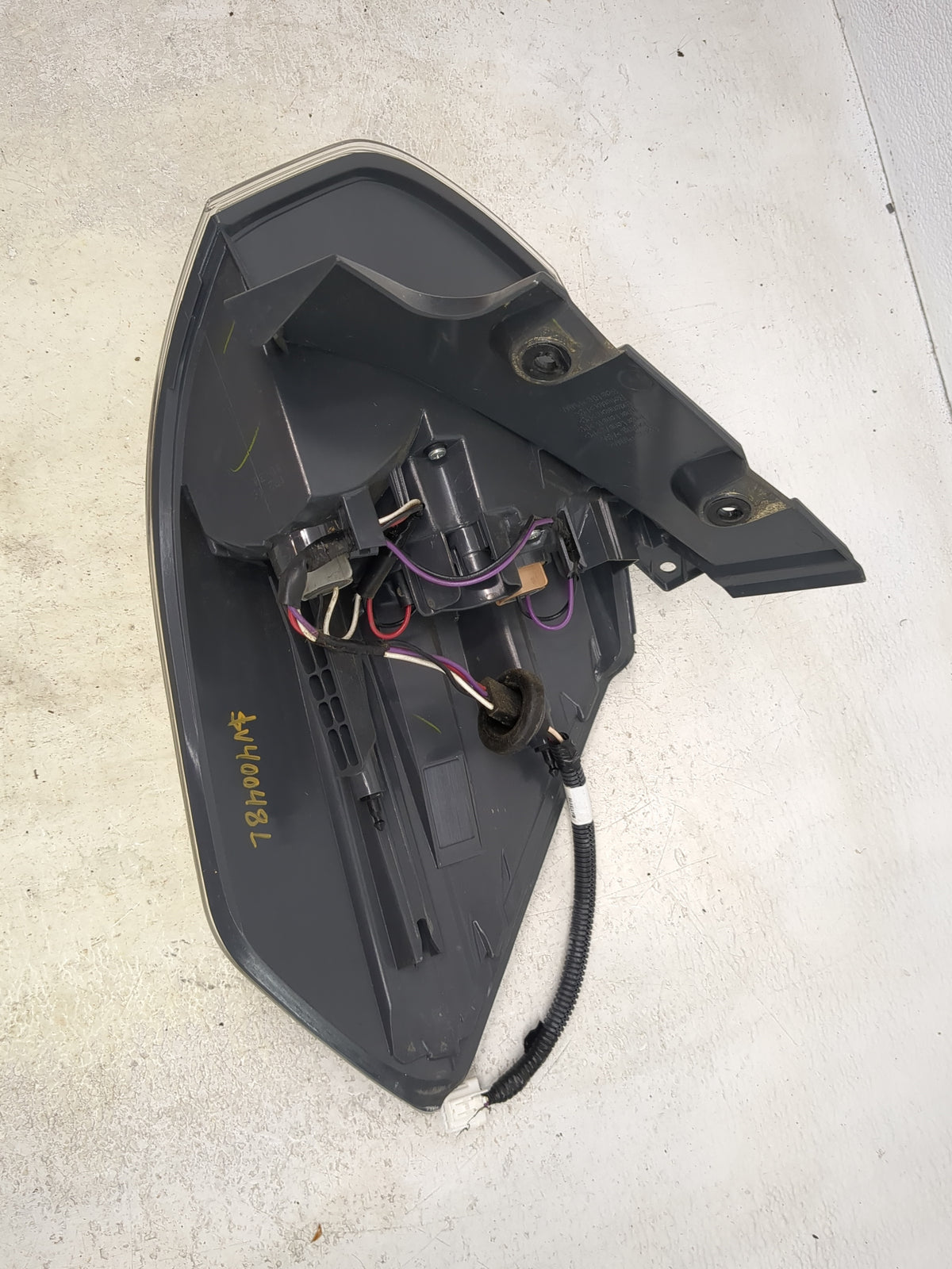 2014-2017 Nissan Rogue Tail Light Assembly Driver Left OEM Fits Fits 2014 2015 2016 2017 OEM Used Auto Parts - Oemusedautopa