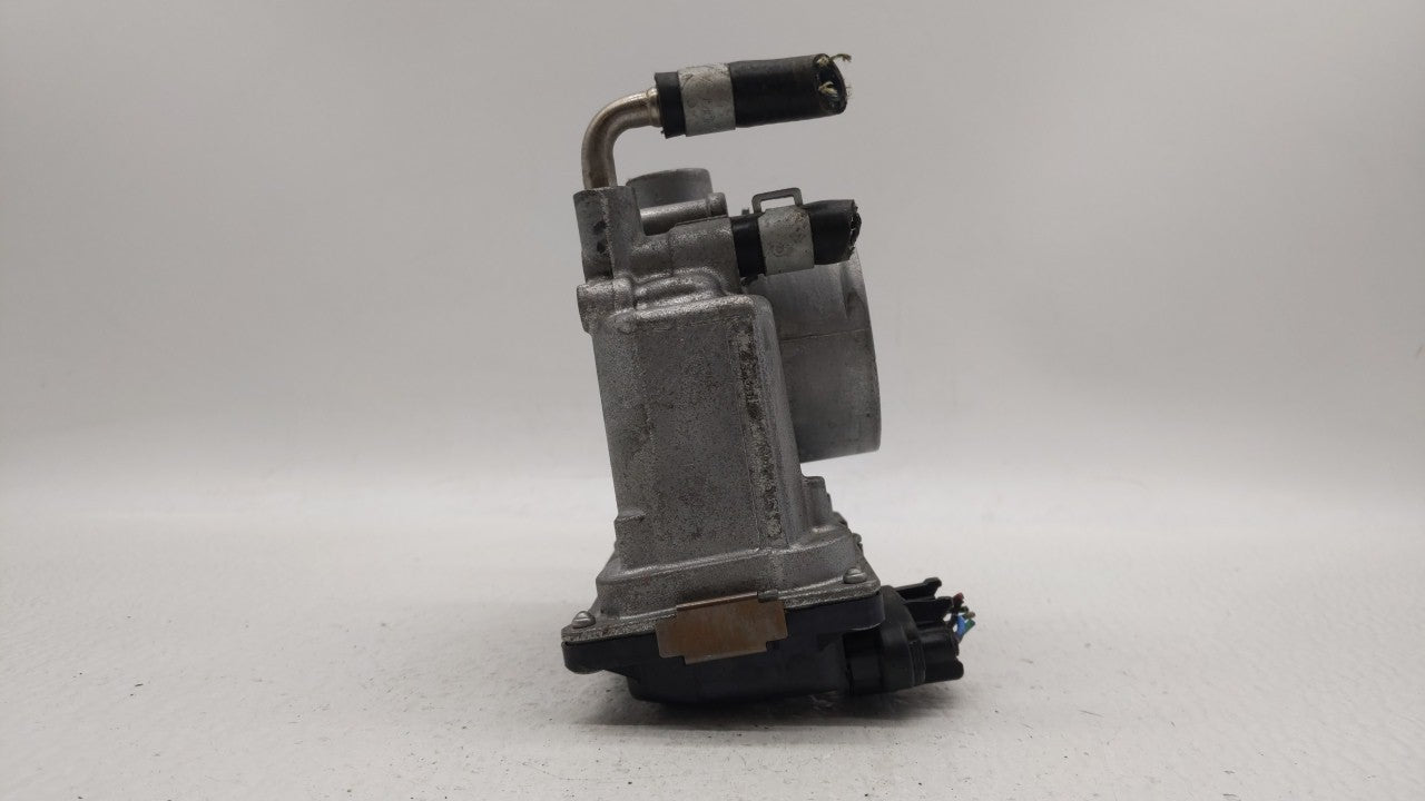 2014-2019 Nissan Rogue Throttle Body P/N:3TA60-01 B 3TA60-01 A, 3TA60-01 C Fits Fits 2013 2014 2015 2016 2017 2018 2019 OEM 
