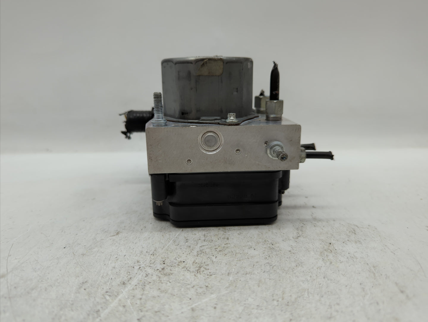 2016 Nissan Rogue ABS Pump Control Module Replacement P/N:47660 9TB0A Fits OEM Used Auto Parts - Oemusedautoparts1.com