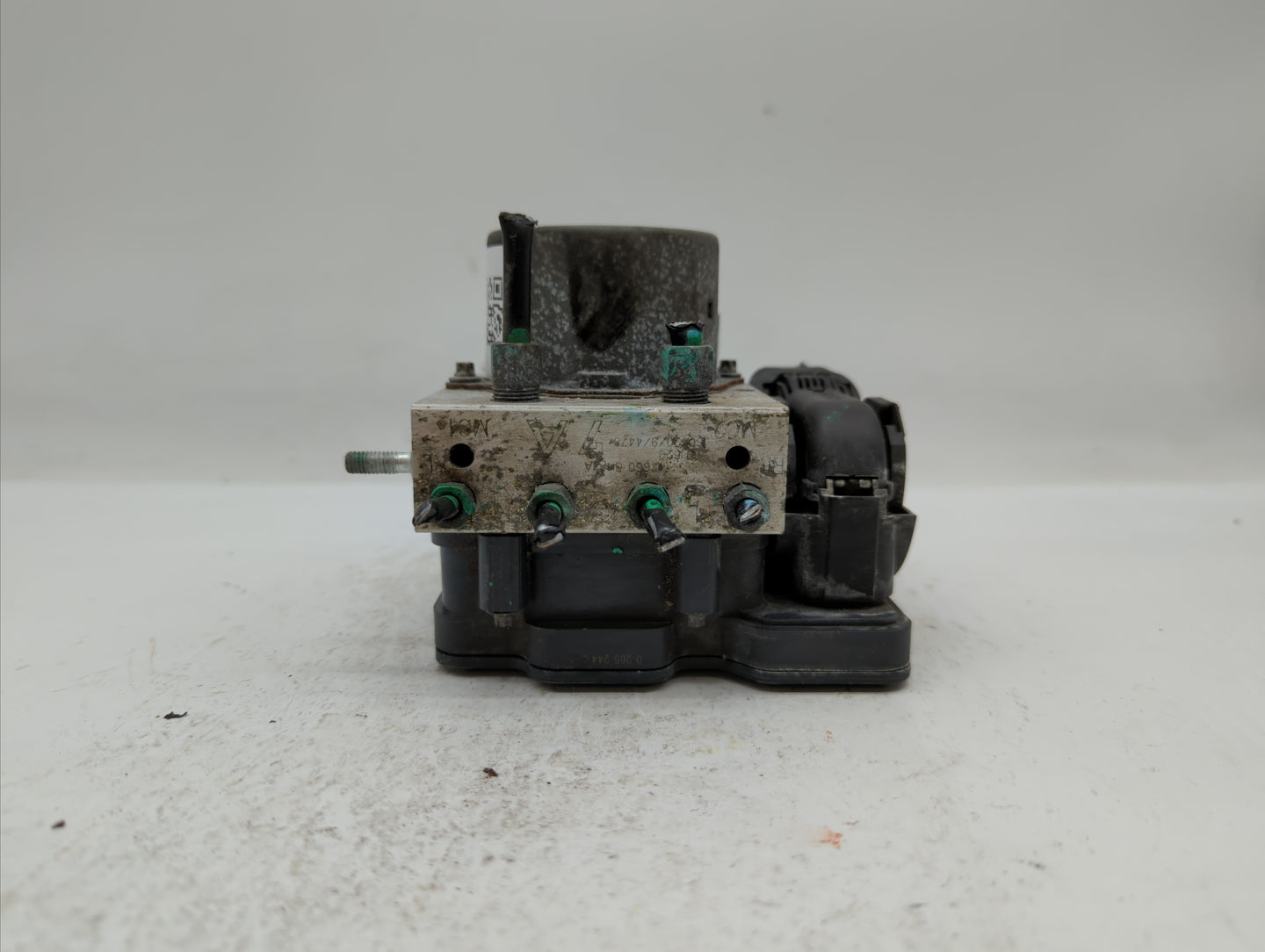 2015-2016 Nissan Rogue ABS Pump Control Module Replacement P/N:2265106452 47660 5HA1A Fits Fits 2015 2016 OEM Used Auto Part