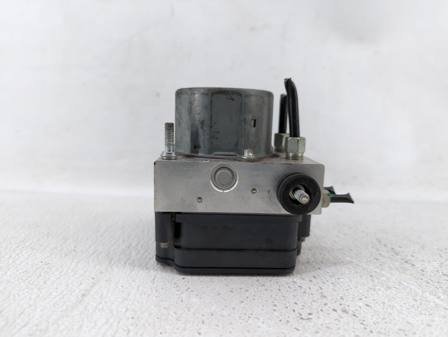 2015-2016 Nissan Rogue ABS Pump Control Module Replacement P/N:47660 5HA0A Fits Fits 2015 2016 OEM Used Auto Parts - Oemused