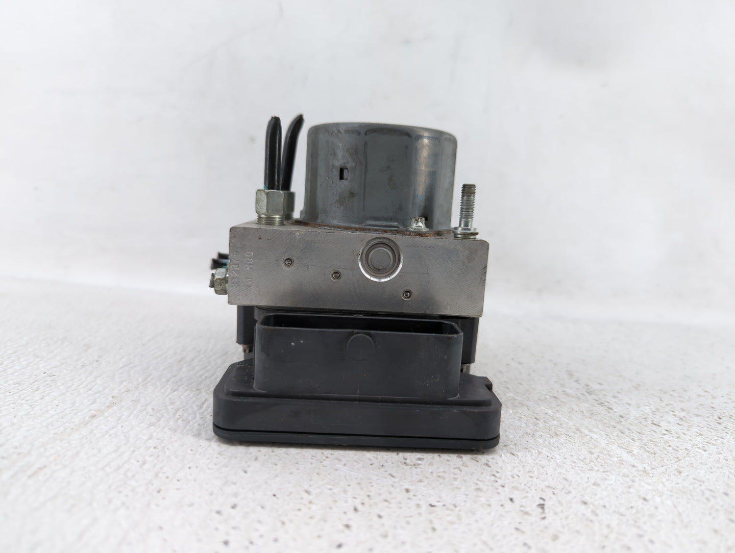 2015-2016 Nissan Rogue ABS Pump Control Module Replacement P/N:47660 5HA0A Fits Fits 2015 2016 OEM Used Auto Parts - Oemused