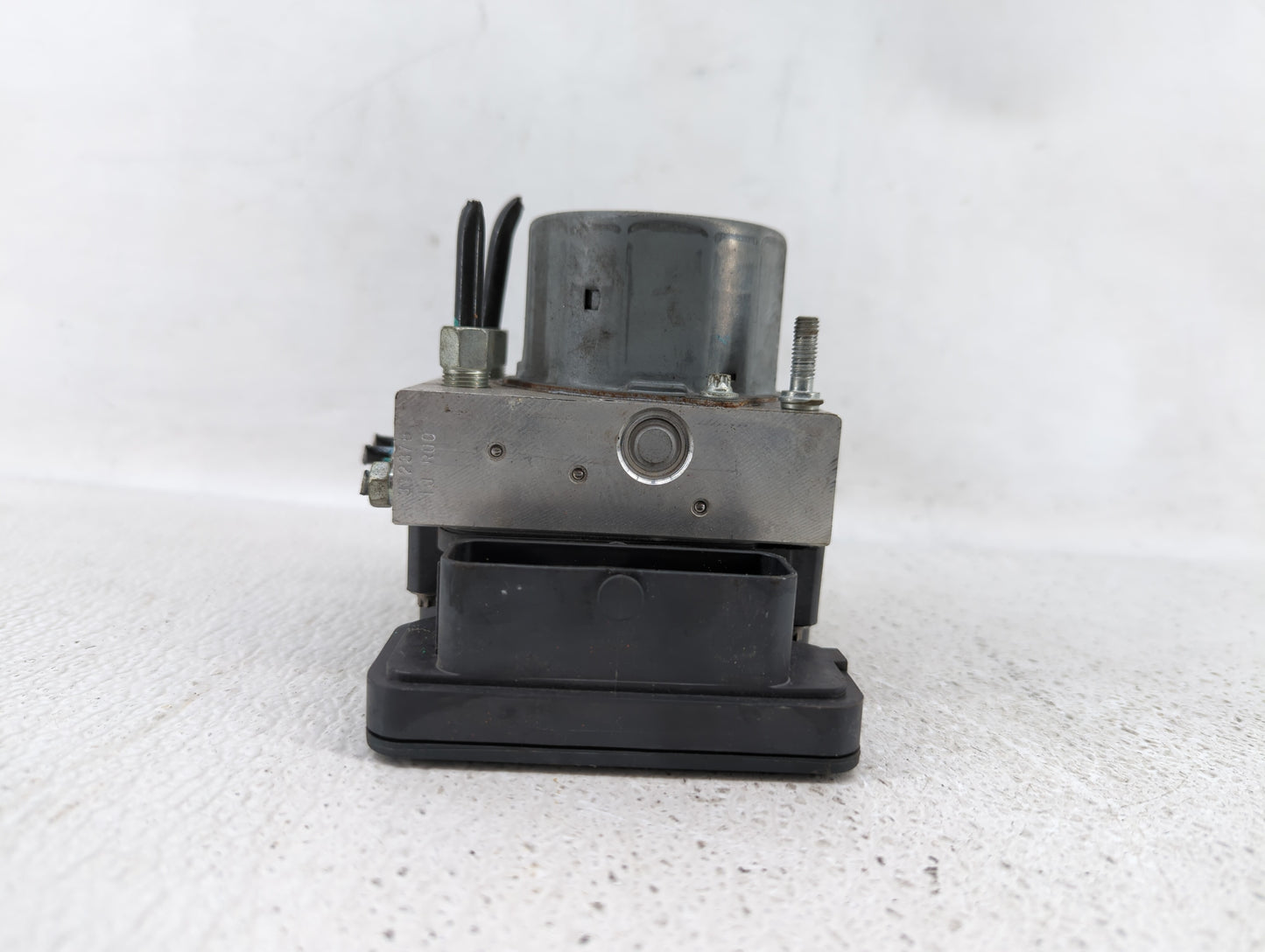 2015-2016 Nissan Rogue ABS Pump Control Module Replacement P/N:47660 5HA0A Fits Fits 2015 2016 OEM Used Auto Parts - Oemused
