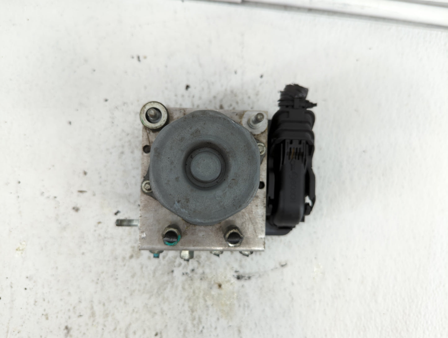 2015-2016 Nissan Rogue ABS Pump Control Module Replacement P/N:47660 5HA0A Fits Fits 2015 2016 OEM Used Auto Parts - Oemused
