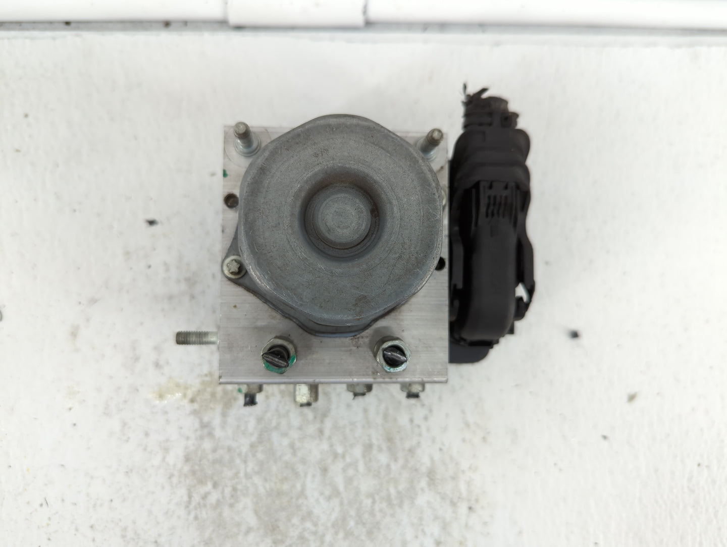 2015-2016 Nissan Rogue ABS Pump Control Module Replacement P/N:47660 5HA0A Fits Fits 2015 2016 OEM Used Auto Parts - Oemused