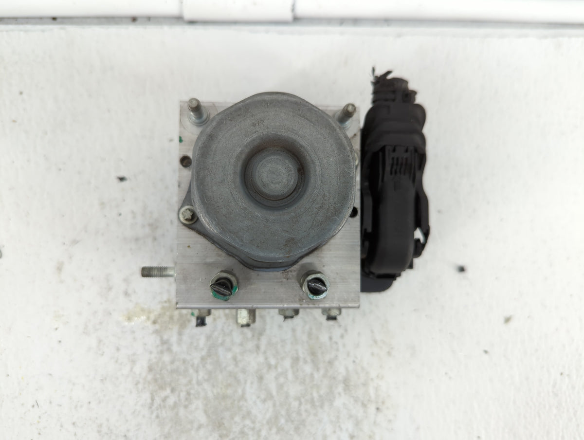 2015-2016 Nissan Rogue Anti-Lock Brake ABS Pump Module Actuator OEM P/N:47660 5HA0A Fits Fits 2015 2016 OEM Used Auto Parts 