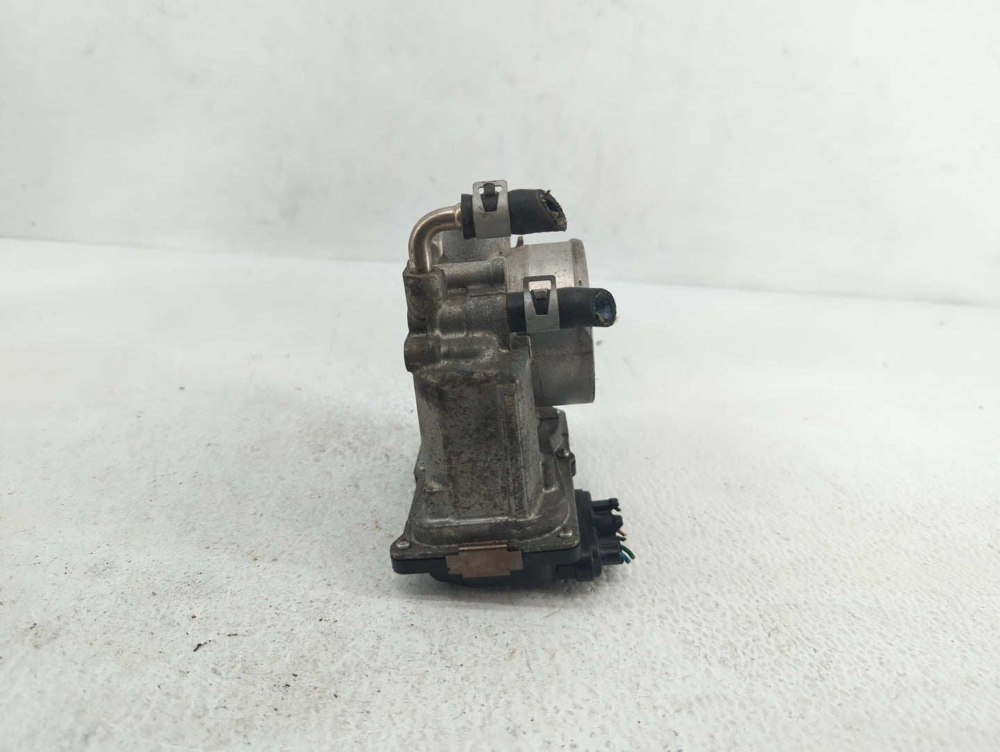 2014-2019 Nissan Rogue Throttle Body P/N:3TA60-01 C 3TA60-01 B, 3TA60-01 A Fits Fits 2013 2014 2015 2016 2017 2018 2019 OEM 