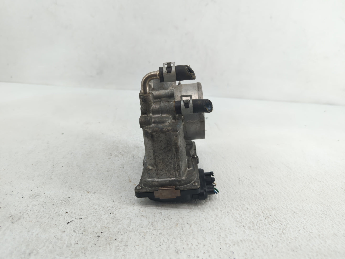 2014-2019 Nissan Rogue Throttle Body P/N:3TA60-01 C 3TA60-01 B, 3TA60-01 A Fits Fits 2013 2014 2015 2016 2017 2018 2019 OEM 