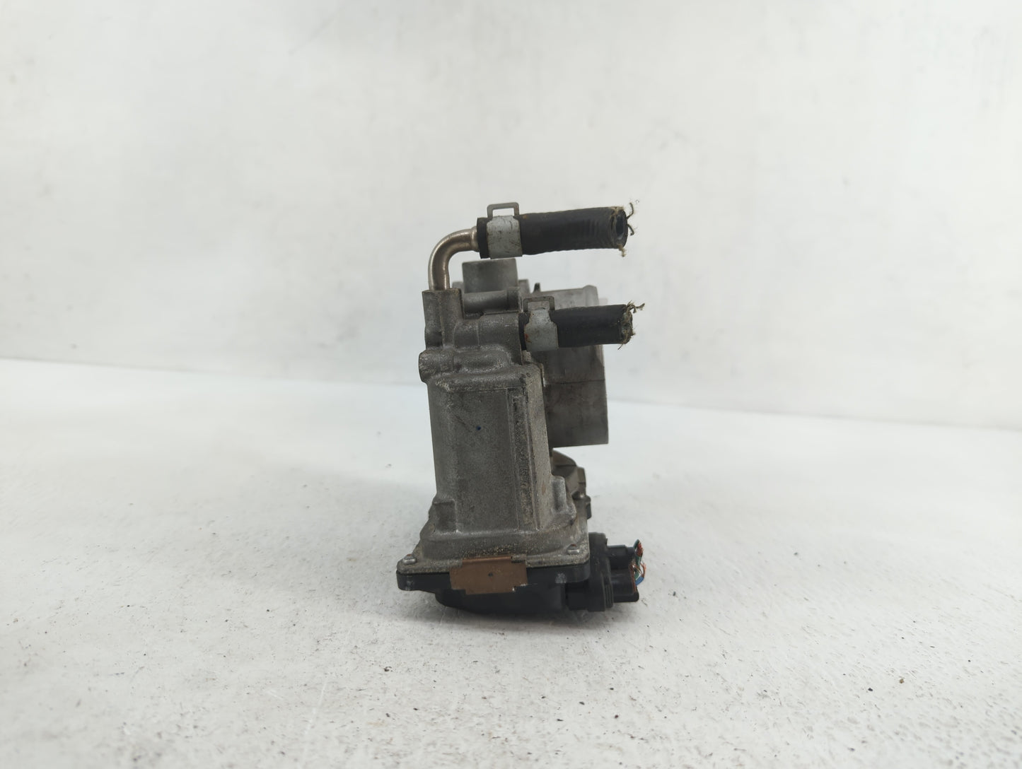 2014-2019 Nissan Rogue Throttle Body P/N:3TA60-01 C 3TA60-01 B, 3TA60-01 A Fits Fits 2013 2014 2015 2016 2017 2018 2019 OEM 