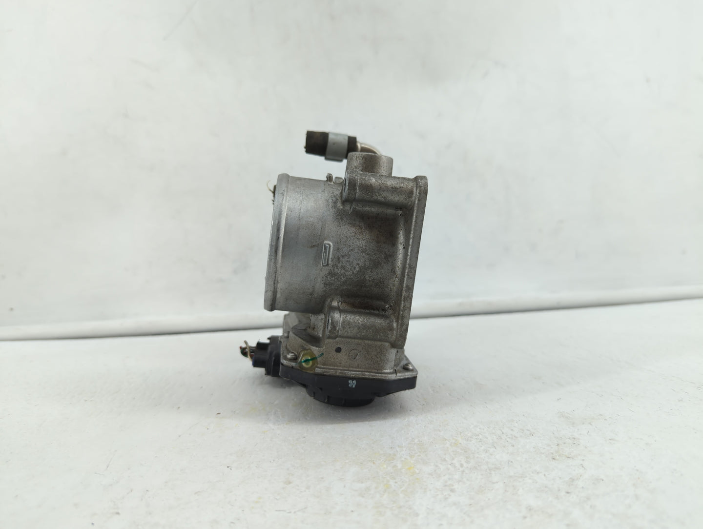 2014-2019 Nissan Rogue Throttle Body P/N:3TA60-01 C 3TA60-01 B, 3TA60-01 A Fits Fits 2013 2014 2015 2016 2017 2018 2019 OEM 