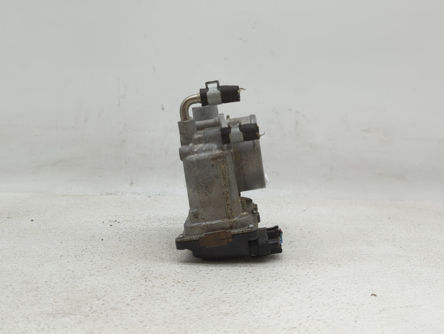 2014-2019 Nissan Rogue Throttle Body P/N:3TA60-01 C 3TA60-01 B, 3TA60-01 A Fits Fits 2013 2014 2015 2016 2017 2018 2019 OEM 