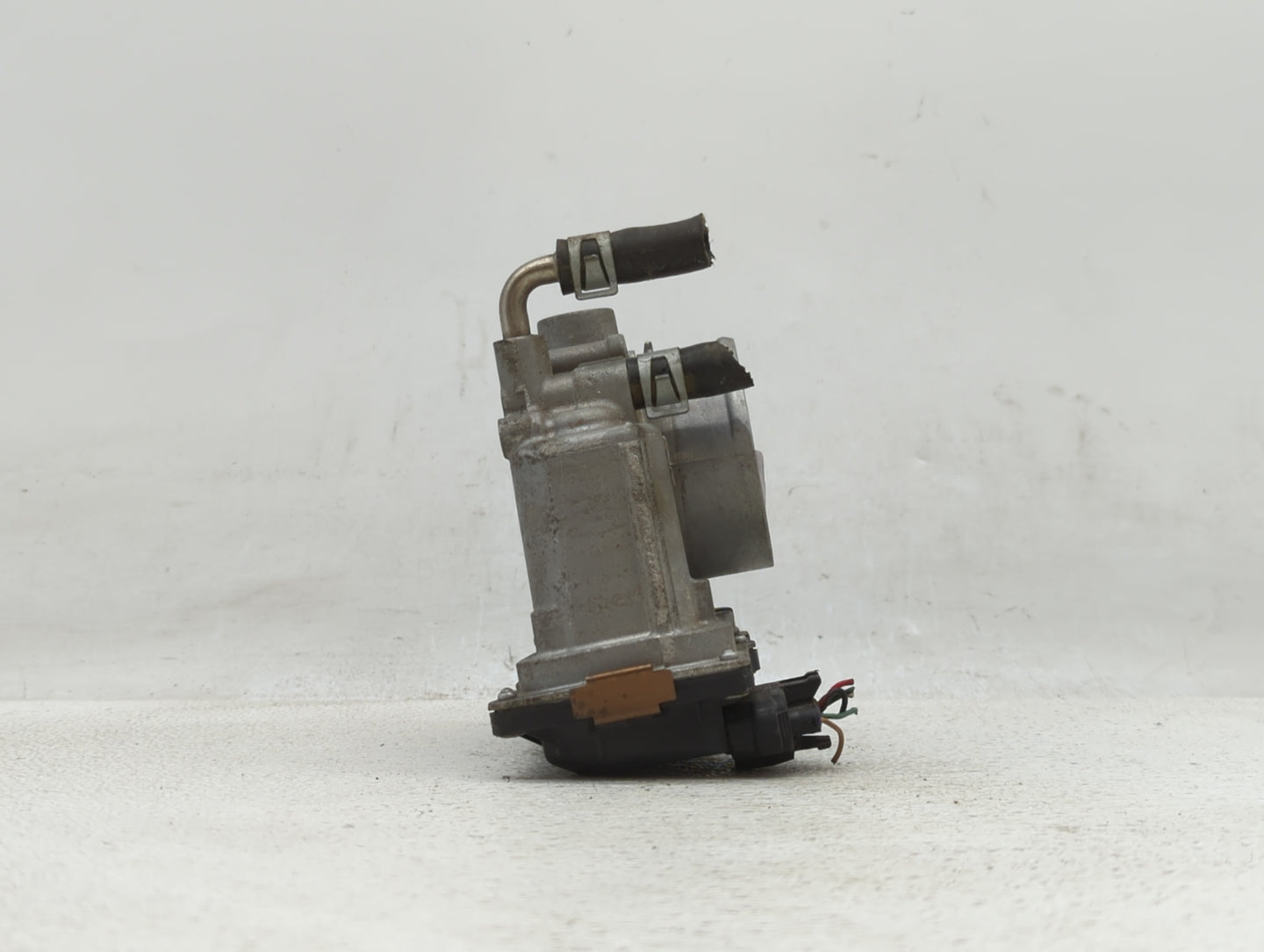 2014-2019 Nissan Rogue Throttle Body P/N:3TA60-01 C 3TA60-01 B, 3TA60-01 A Fits Fits 2013 2014 2015 2016 2017 2018 2019 OEM 