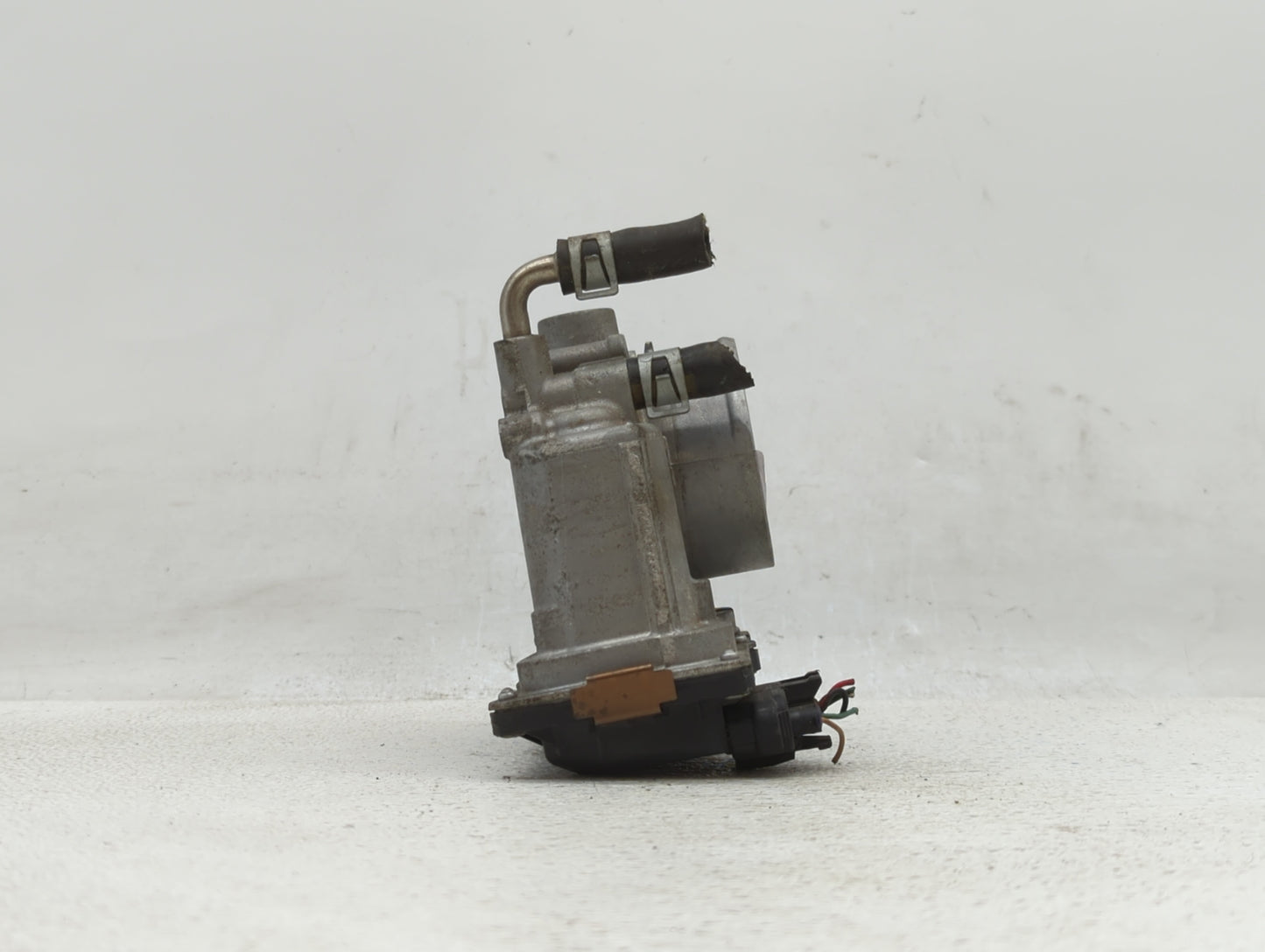 2014-2019 Nissan Rogue Throttle Body P/N:3TA60-01 C 3TA60-01 B, 3TA60-01 A Fits Fits 2013 2014 2015 2016 2017 2018 2019 OEM 