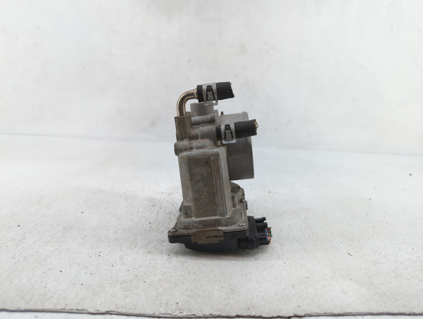 2014-2019 Nissan Rogue Throttle Body P/N:3TA60-01 C 3TA60-01 B, 3TA60-01 A Fits Fits 2013 2014 2015 2016 2017 2018 2019 OEM 