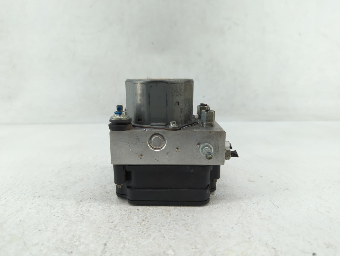 2016 Nissan Rogue ABS Pump Control Module Replacement P/N:47660 9TB0C 47660 9TB0A Fits OEM Used Auto Parts - Oemusedautopart