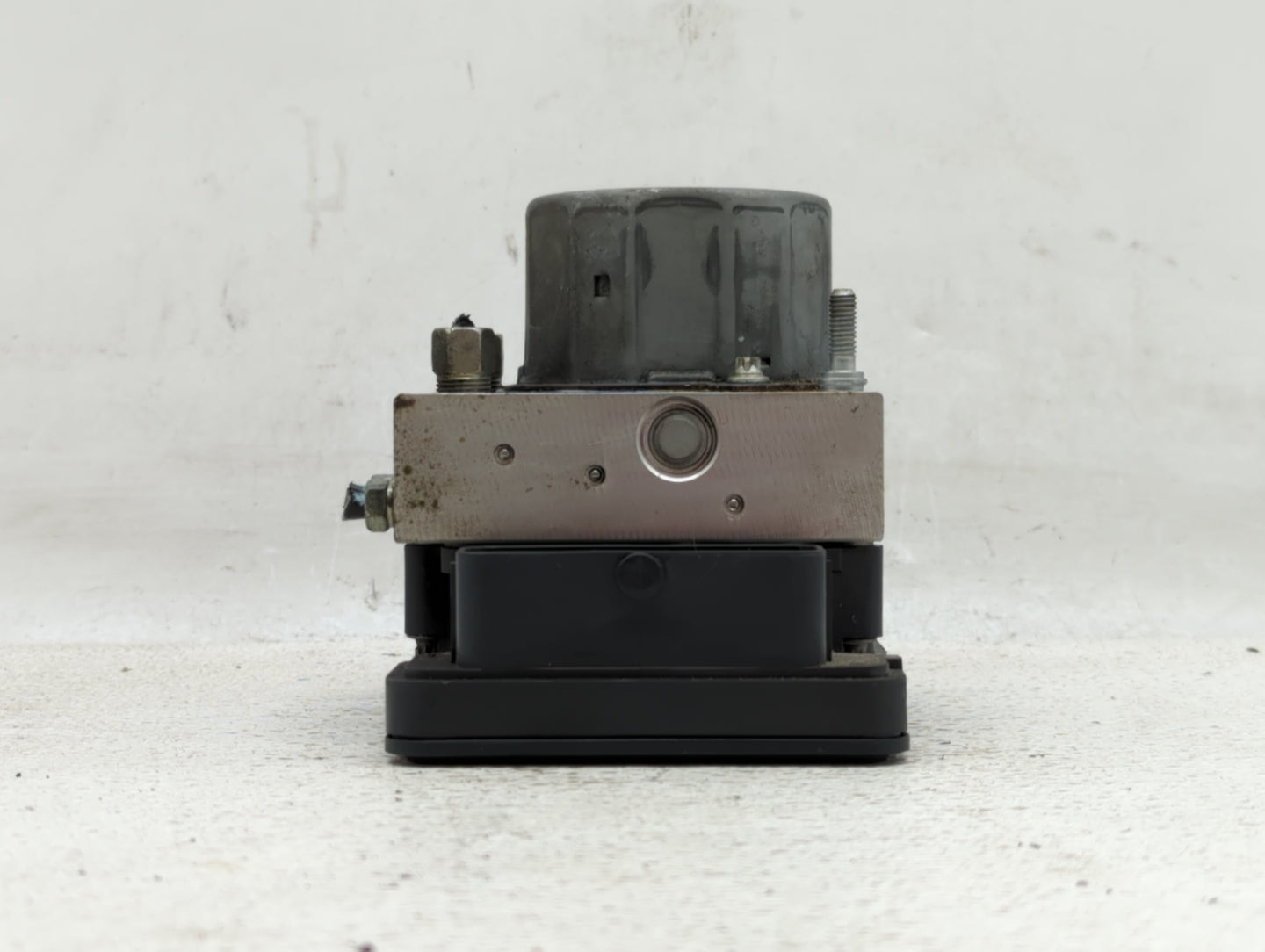 2015-2016 Nissan Rogue ABS Pump Control Module Replacement P/N:47660 5HA0A 47660 5HA1A Fits Fits 2015 2016 OEM Used Auto Par