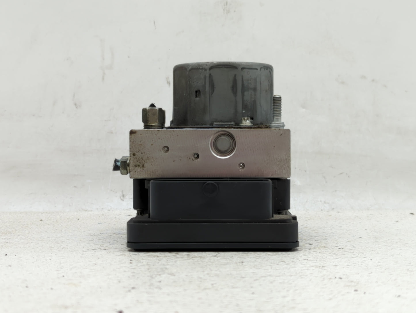 2015-2016 Nissan Rogue ABS Pump Control Module Replacement P/N:47660 5HA0A 47660 5HA1A Fits Fits 2015 2016 OEM Used Auto Par