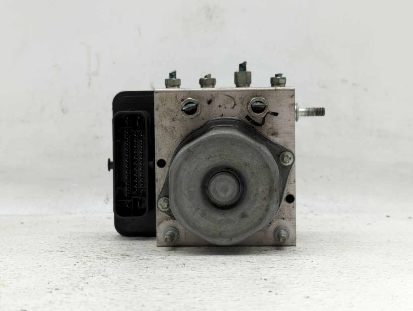 2015-2016 Nissan Rogue ABS Pump Control Module Replacement P/N:47660 5HA0A 47660 5HA1A Fits Fits 2015 2016 OEM Used Auto Par