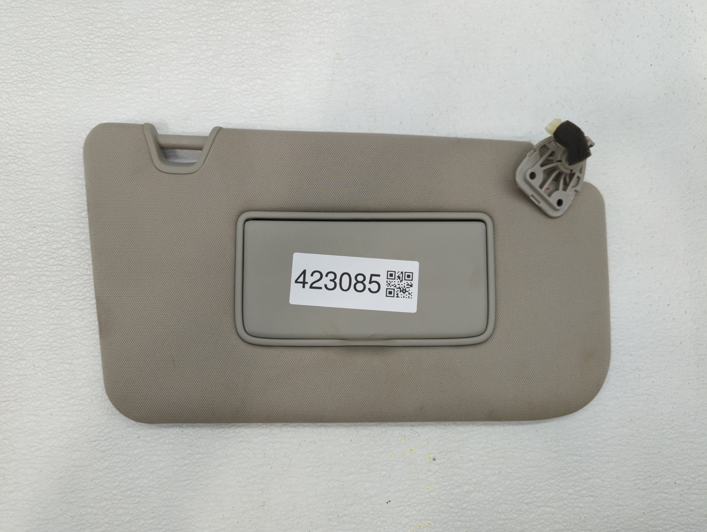 2014-2017 Nissan Rogue Sun Visor Shade Replacement Passenger Right Mirror Fits Fits 2014 2015 2016 2017 OEM Used Auto Parts 
