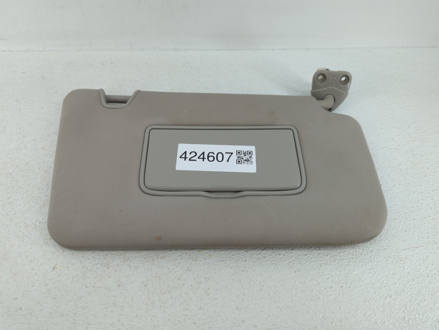 2014-2017 Nissan Rogue Sun Visor Shade Replacement Passenger Right Mirror Fits Fits 2014 2015 2016 2017 OEM Used Auto Parts 