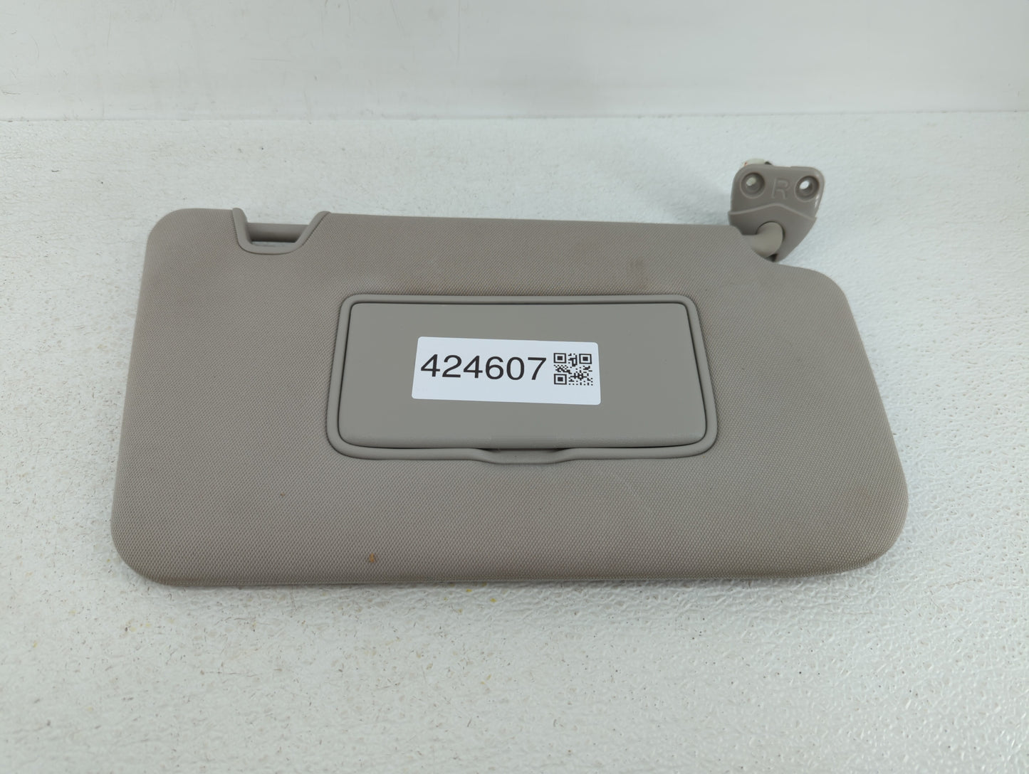 2014-2017 Nissan Rogue Sun Visor Shade Replacement Passenger Right Mirror Fits Fits 2014 2015 2016 2017 OEM Used Auto Parts 