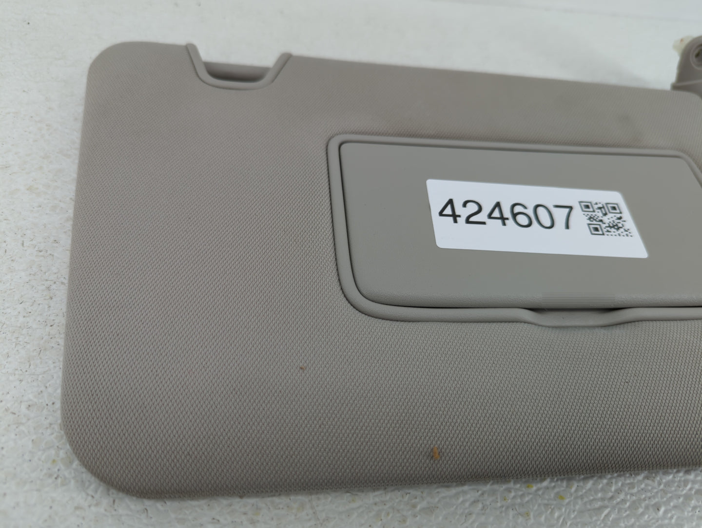 2014-2017 Nissan Rogue Sun Visor Shade Replacement Passenger Right Mirror Fits Fits 2014 2015 2016 2017 OEM Used Auto Parts 