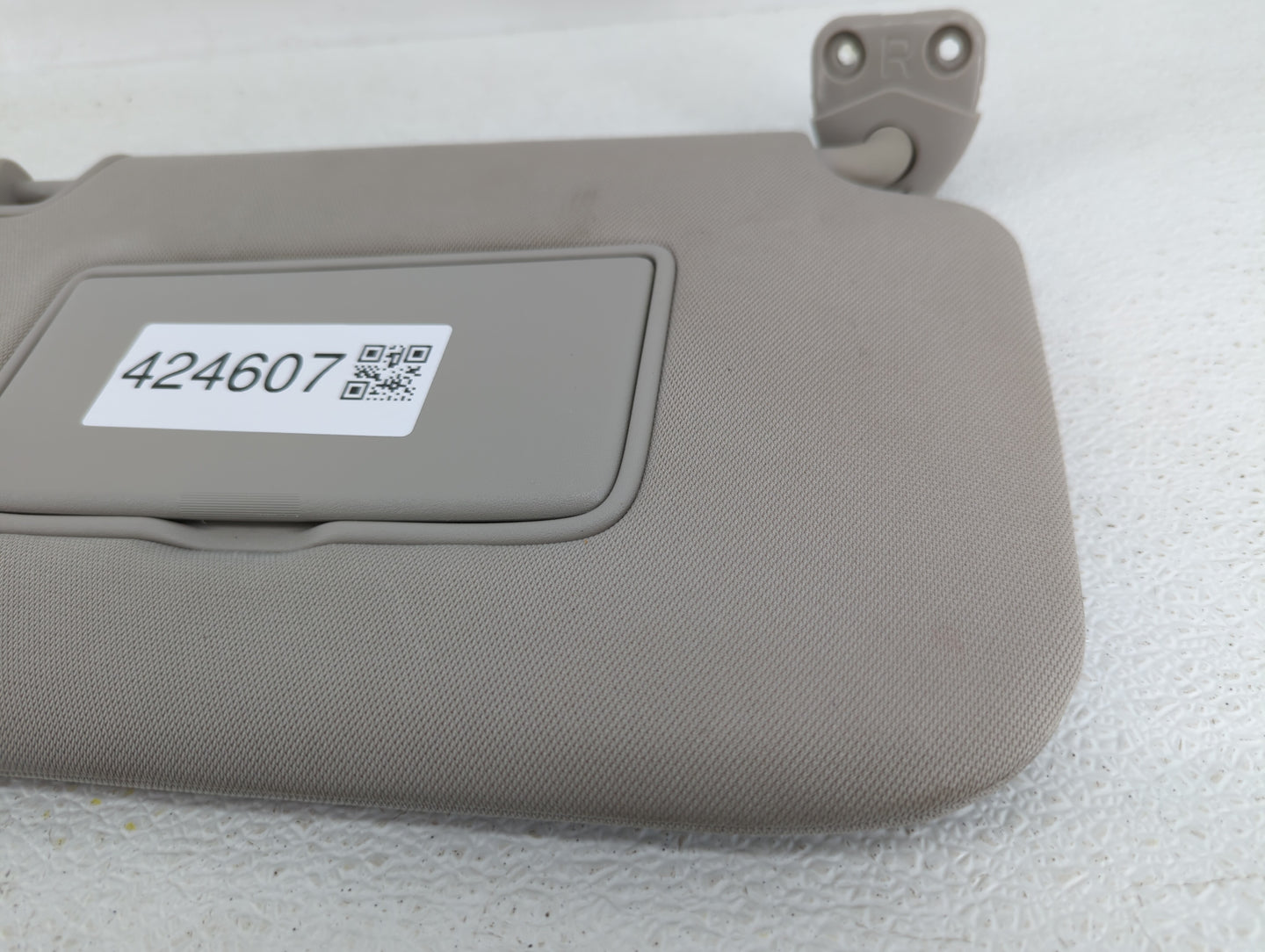 2014-2017 Nissan Rogue Sun Visor Shade Replacement Passenger Right Mirror Fits Fits 2014 2015 2016 2017 OEM Used Auto Parts 